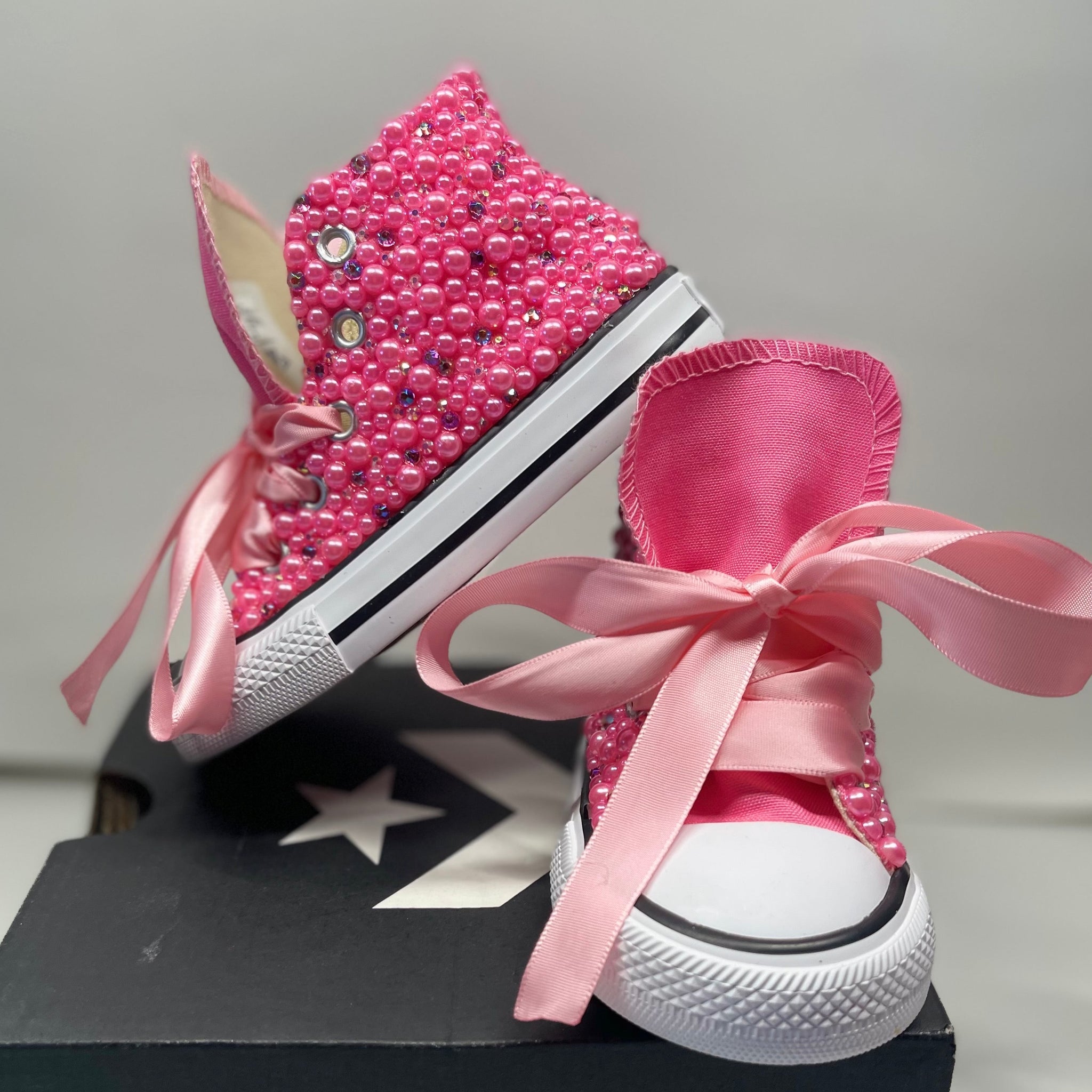 Bubblegum pink converse deals