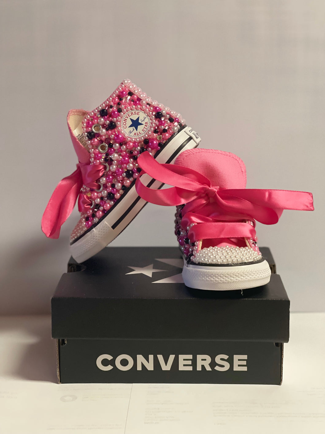Pink deals converse bling